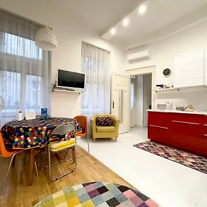 https://rainbow-pearl-apartment.inbudapesthotels.com